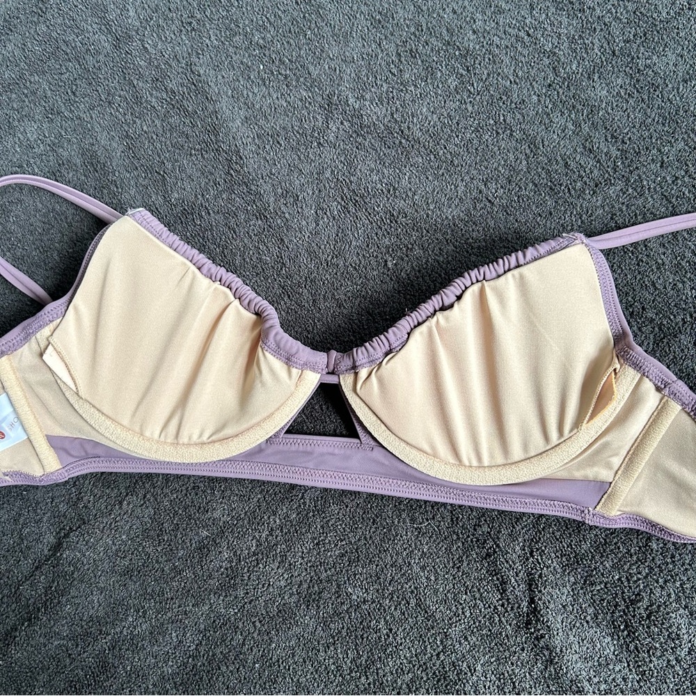 Shade & Shore Ruched Bikini Top with Front Keyhole Detail Hook Back Closure 36B - Picture 7 of 13
